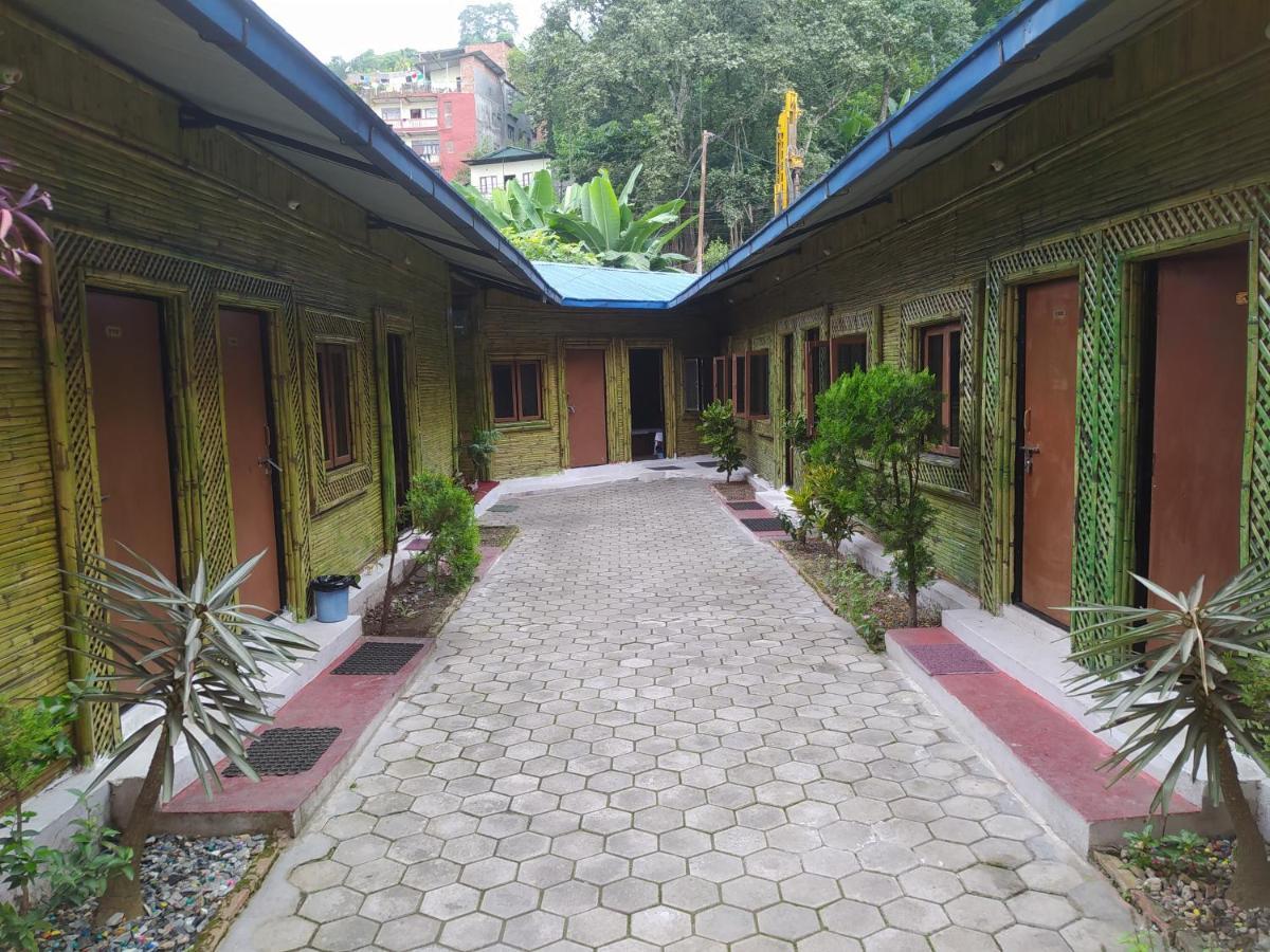 Hotel New Bamboo Palace Gorkhā Екстериор снимка